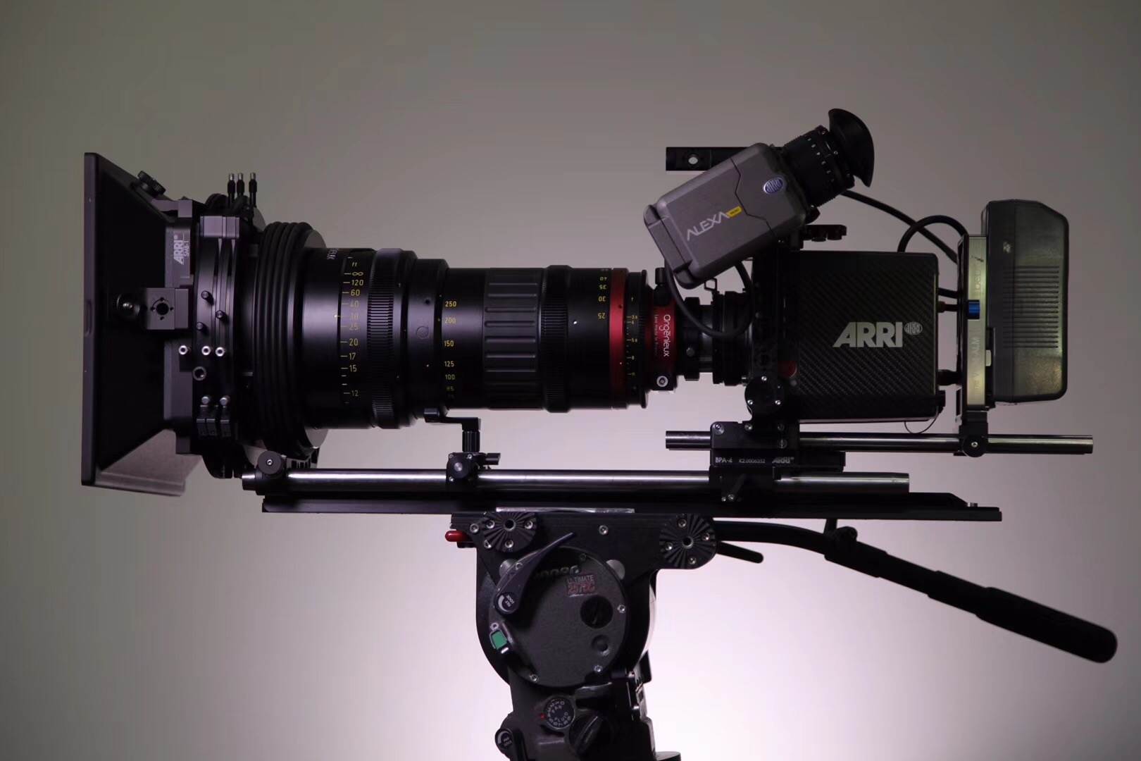 影視燈光與攝影器材出租 專業(yè)設(shè)備助力創(chuàng)意呈現(xiàn)